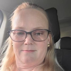 Meet your Posher, Hilarie